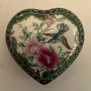 Gallery heart shaped trinket box. Made in Japan.
